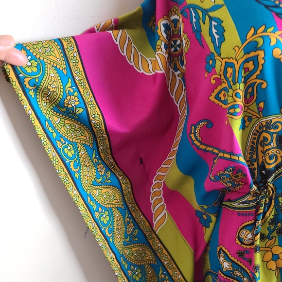 Caftan Dashiki style short v neck dress - Picture 6 of 8